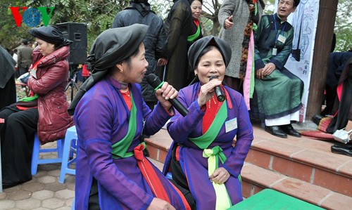 “Non ba tam” club preserves folk melodies  - ảnh 1